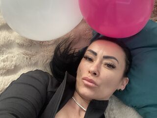 camgirl shaving pussy Reeyna