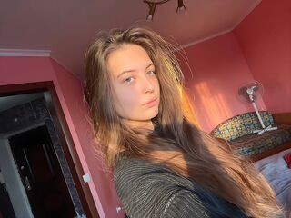 camgirl fingering bald pussy RosaWalkiry