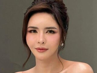 naked camgirl masturbating RoxineJaimy