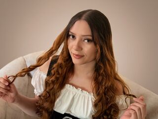 naked webcamgirl SaraDrew