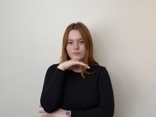 camgirl fingering shaved pussy SeasonBrause