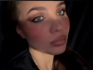 nude webcamgirl SeemaRedhouse