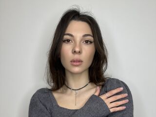 camgirl fingering bald pussy SkyeSnow