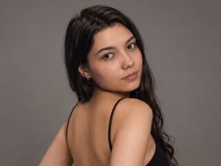 naked webcamgirl photo SophieShark
