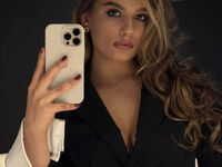 naked webcam girl photo TaHillmer