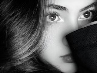 camgirl playing with sextoy VickyToure